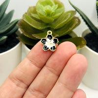 1, 4, 20 or 50 Pieces: Black and White Flower Charms