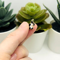 1, 4, 20 or 50 Pieces: Black and White Flower Charms