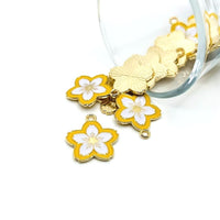 1, 4, 20 or 50 Pieces: Yellow and White Flower Charms