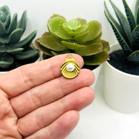 18k Gold Clam Shell Charm with Pearl, 18.5x14 mm