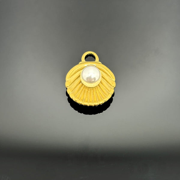 18k Gold Clam Shell Charm with Pearl, 18.5x14 mm