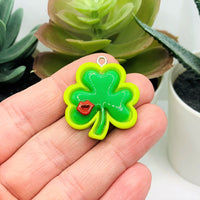 St. Patrick's Day Green Resin Four-Leaf Clover, Kiss me I'm Irish, 27x27mm