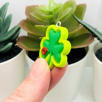 St. Patrick's Day Green Resin Four-Leaf Clover, Kiss me I'm Irish, 27x27mm