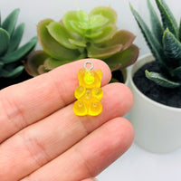 4, 20 or 50 Pieces: Yellow Gummy Bear Resin 3D Charms with eye screw