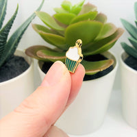 4, 20 or 50 Pieces: Green and White Enamel Cupcake Baker Charms