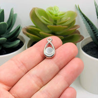4, 20 or 50 Pieces: Silver Toned Acrylic Charm with Rhinestone